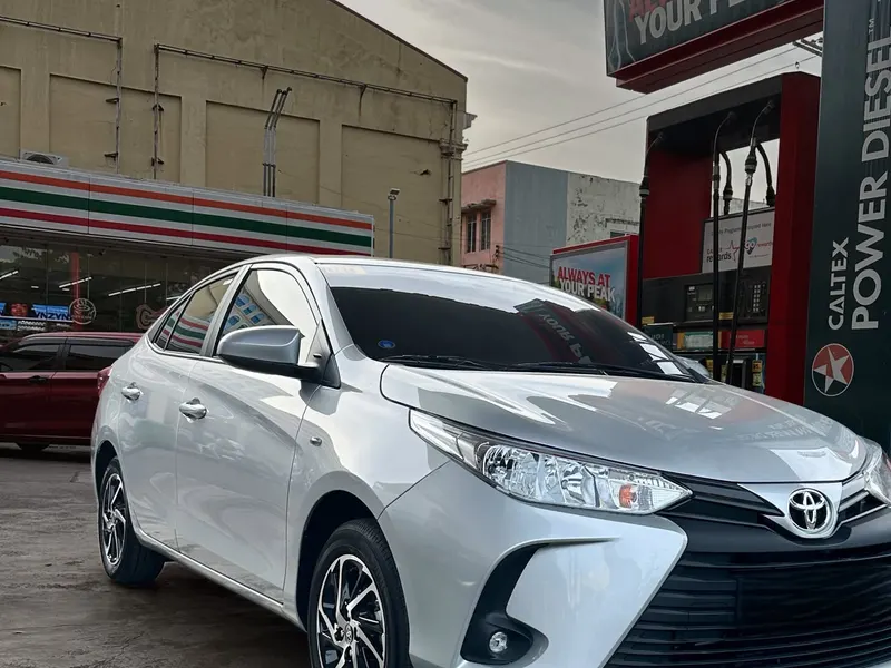 White Toyota sedan from the Jushel fleet